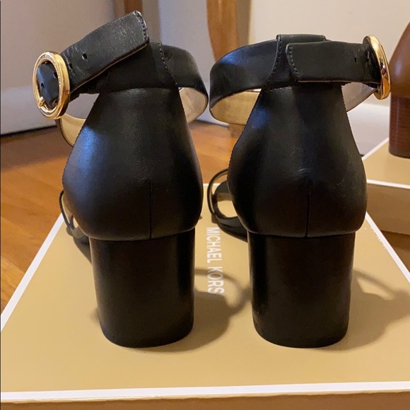 COPY - Michae Kors Sandals - Picture 10 of 15